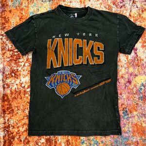 New York Knicks NBA Graphic Tee Abercrombie & Fitch Washed Black Relaxed